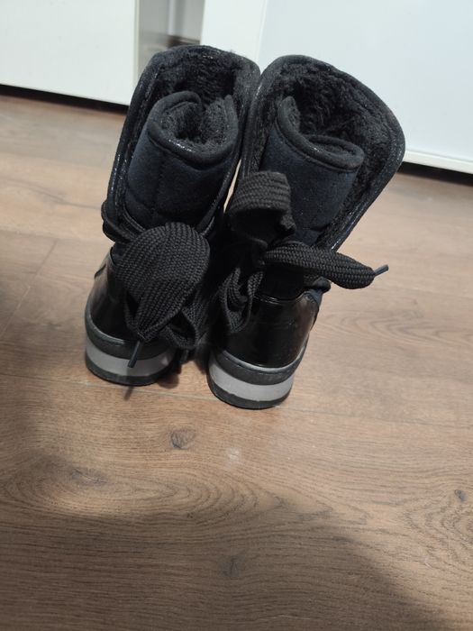 Зимни апрески и ботуши