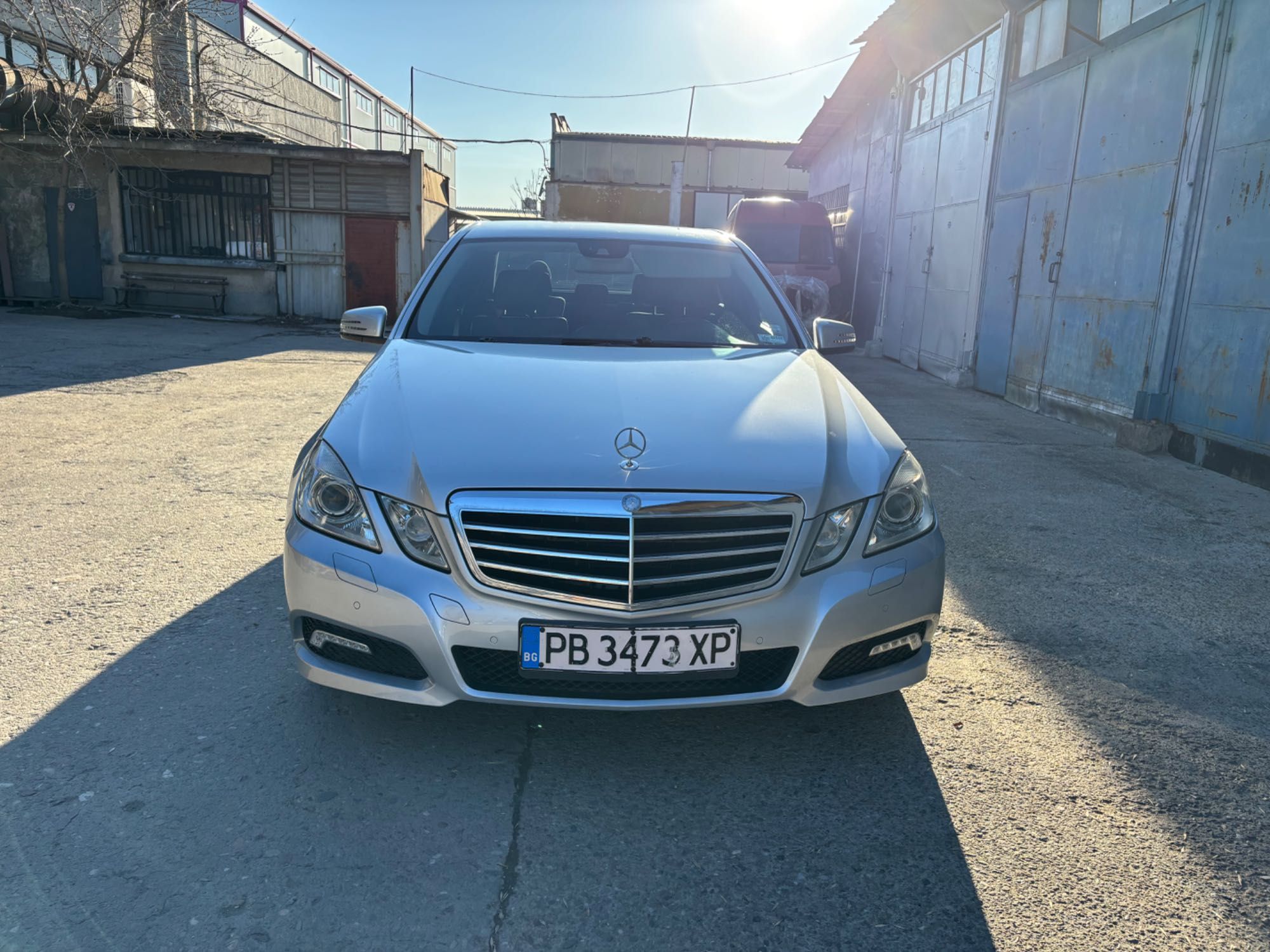 Продавам Мерцедес Е350 диззел
