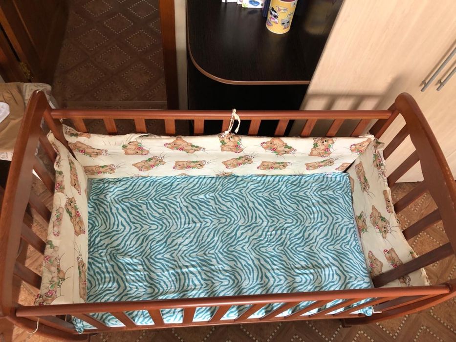Продам деткую кровать манеж