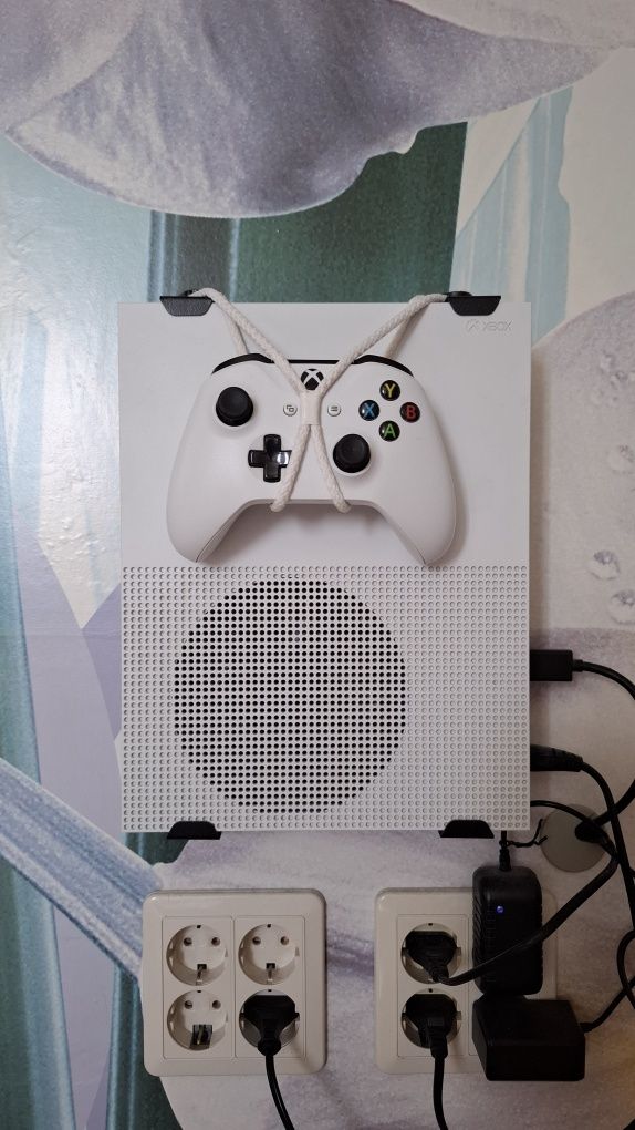 Xbox One S  1 TB, рассрочка