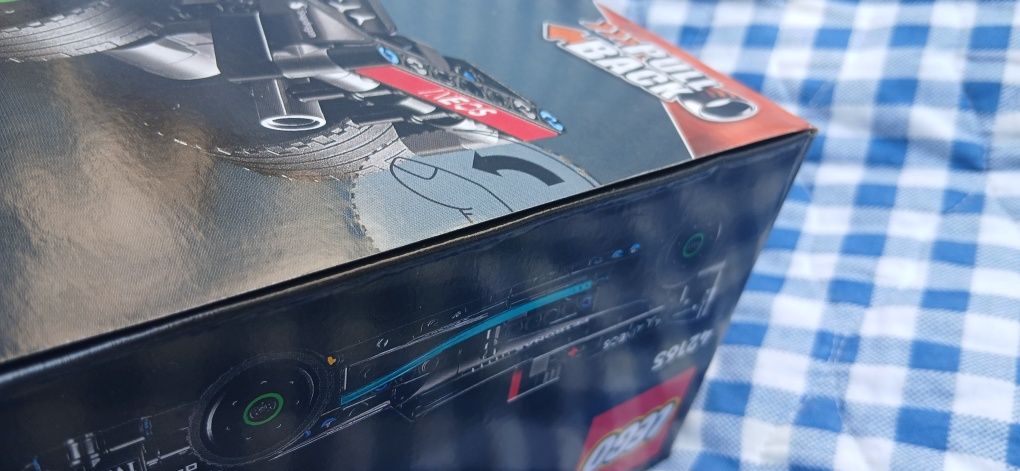 Набор Lego 42165, mersedes-AMG F1 W14 pull-back