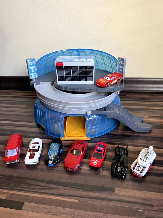 Спираловиден гараж за коли CARS