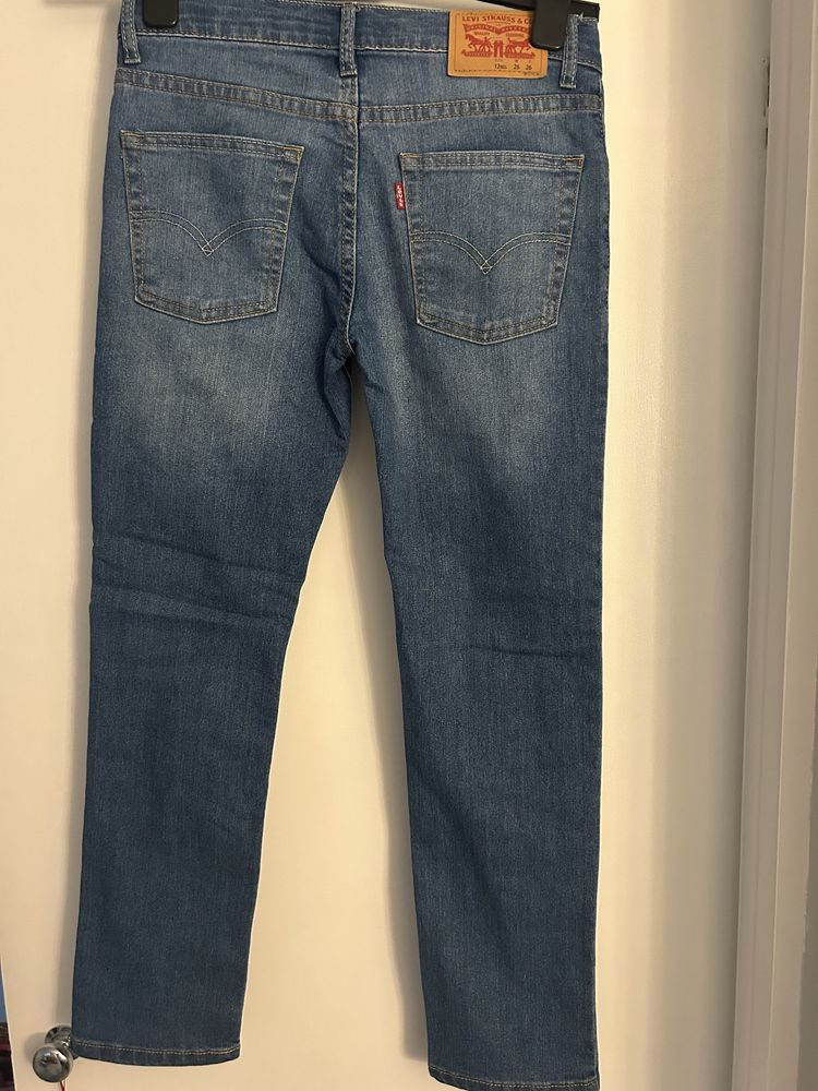 Blugi Levi’s slim 8-12 ani