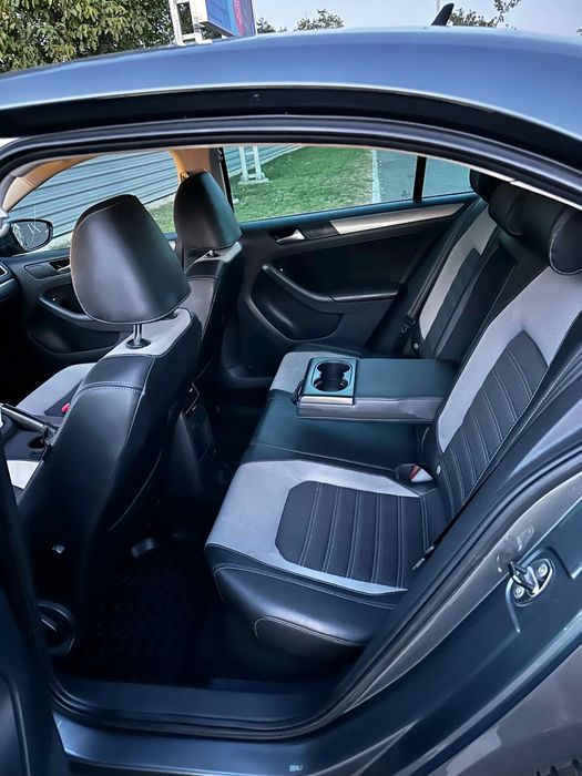 VW jetta 1.6 TDI / euro5 / 2012/ clima / navigatie/ DSG