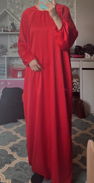 Продам длиное вечернее атласное платье