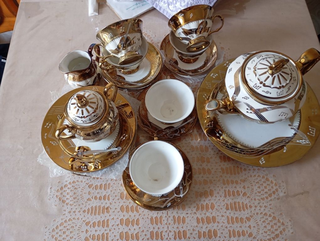 Чайно столовый сервиз