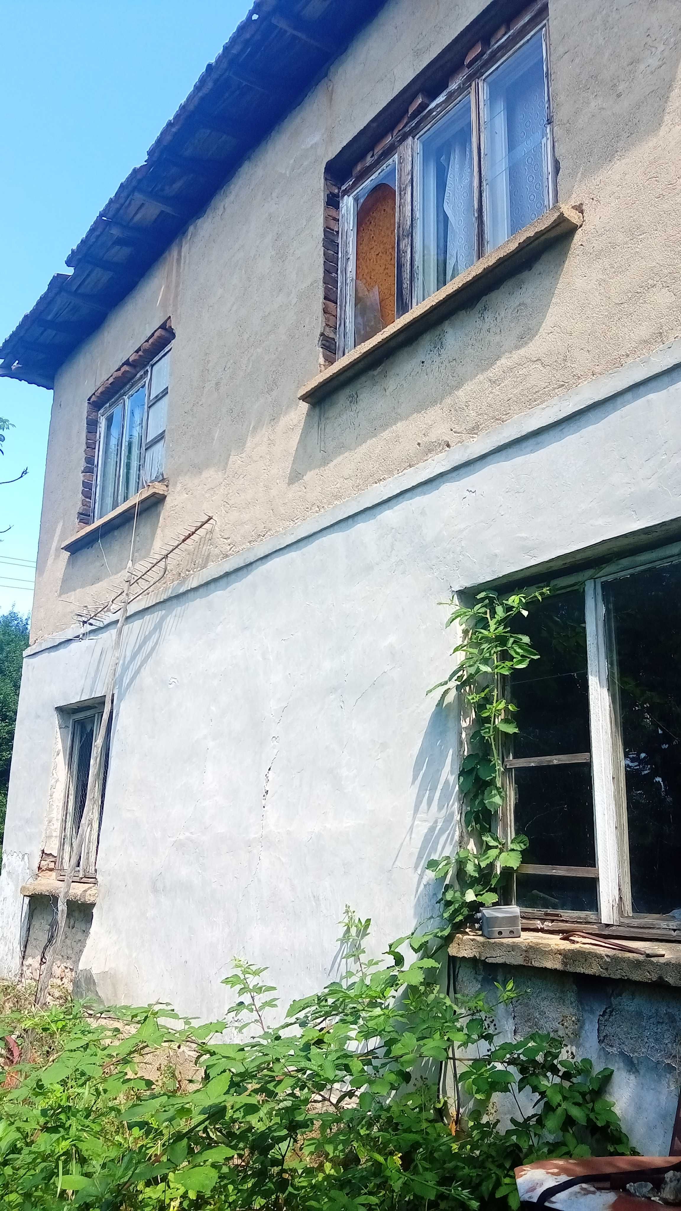 двуетажна къща в село Чибаовци