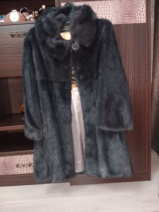 Продам норковую шубу Автоледи