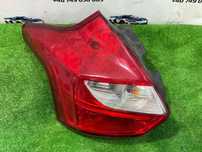 Stop tripla aripa spate stanga 2012 ford focus 1.6 diesel cod oem 1825320 2011-2015