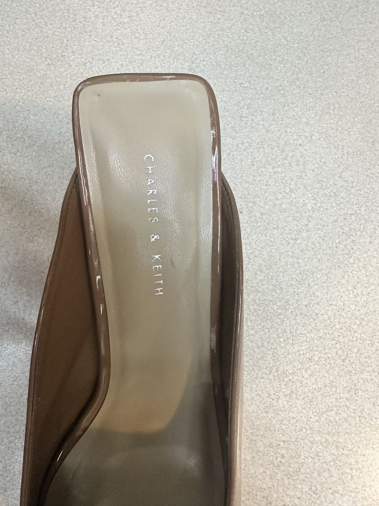 Charles & Keith 39 размер
