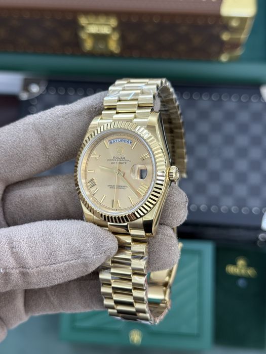 Rolex Day-Date 40mm Roman Full Gold 18k