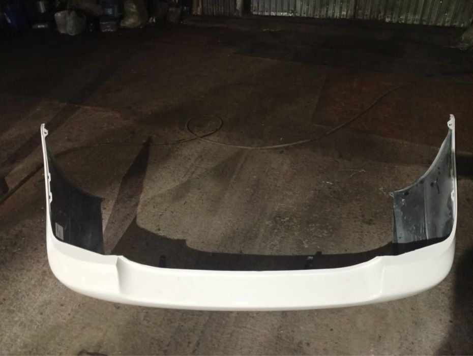 Бампер на тойота королла