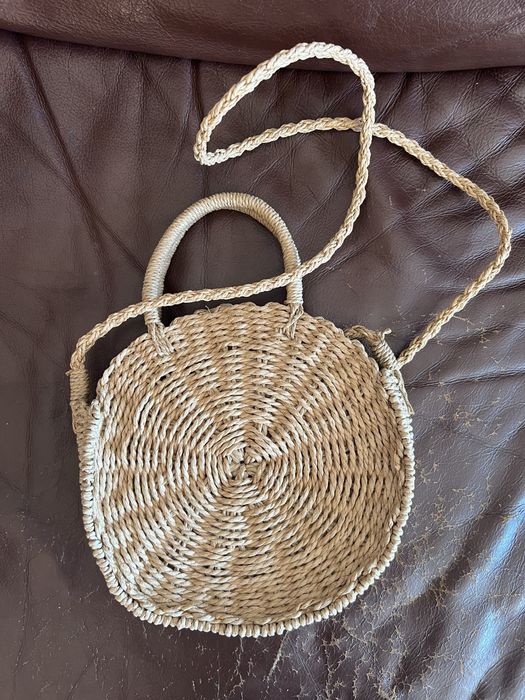 Плетена кръгла чанта Hailys