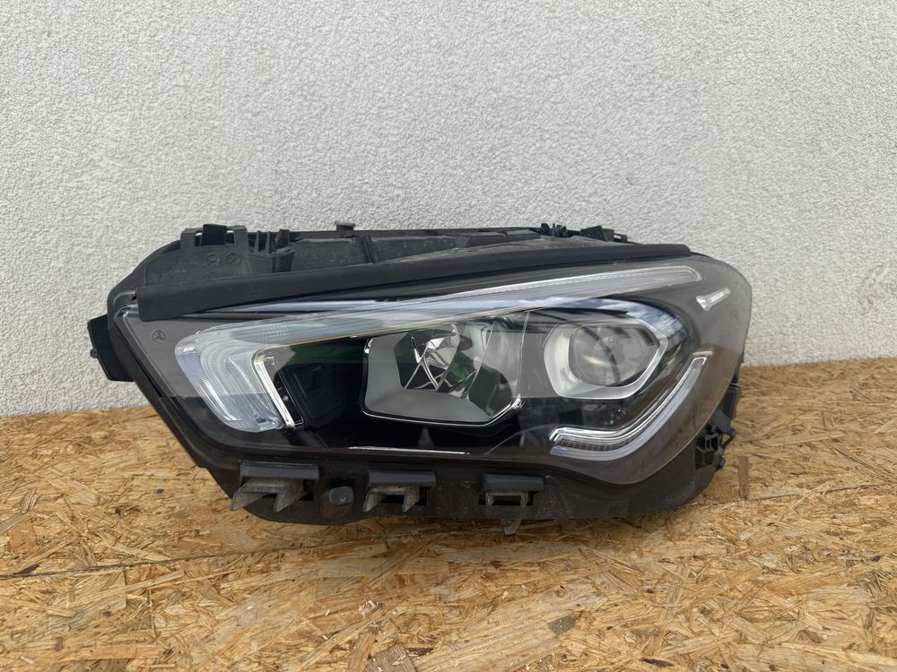 Far stanga Mercedes CLA W118 LED High Performance Original Europa