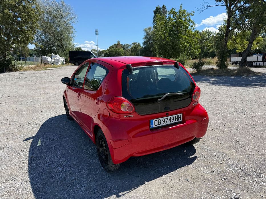 Продавам Toyota Aygo