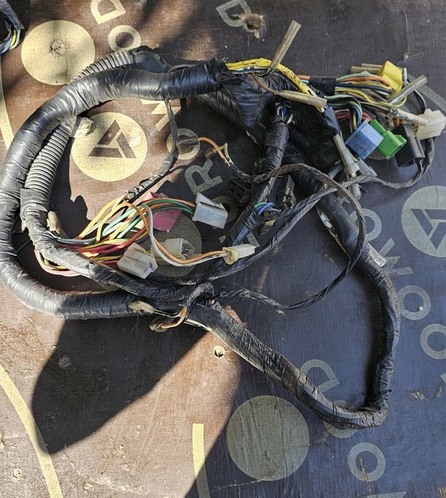 Vând piese Suzuki GS500