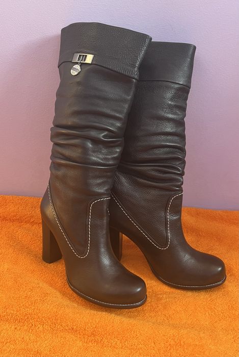 продаются сапоги