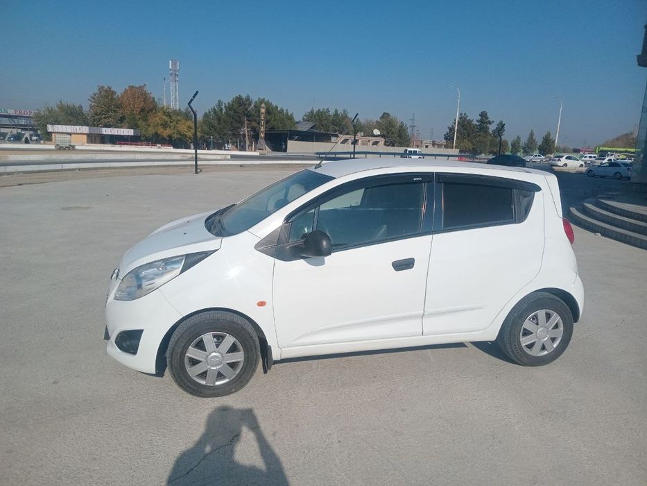 Spark 2011 sotiladi.