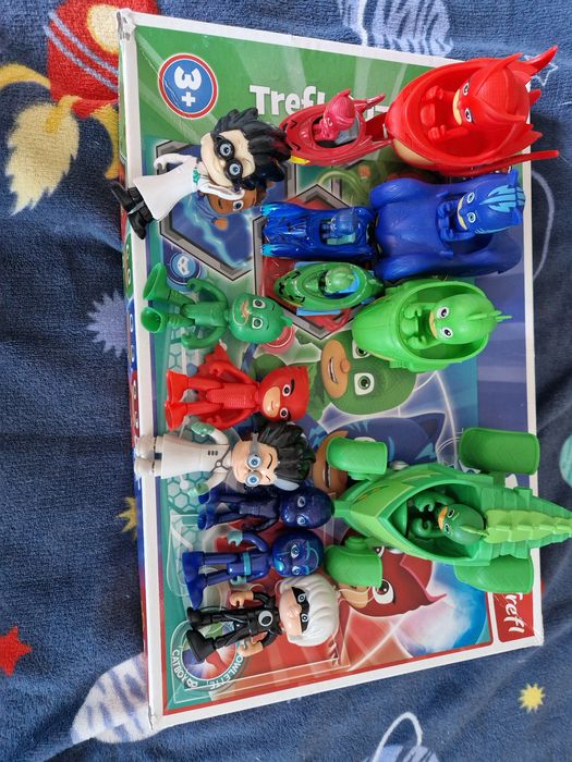 Lot jucarii si puzzle Eroii in pijama