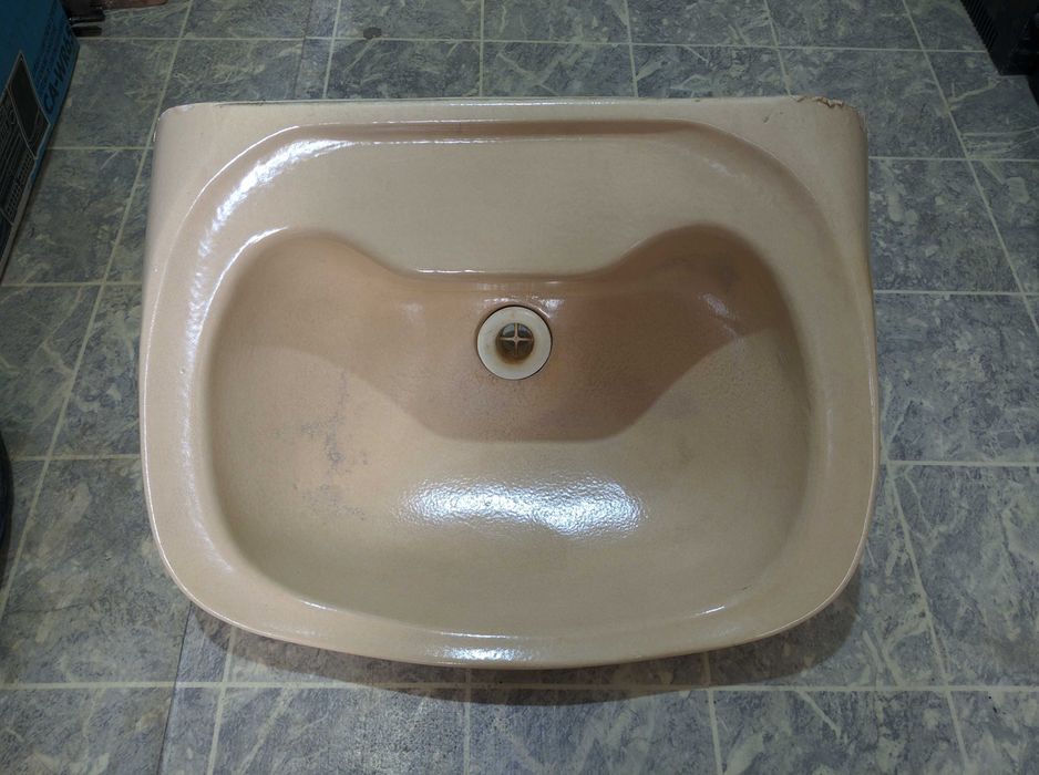 Раковина, умывальник.