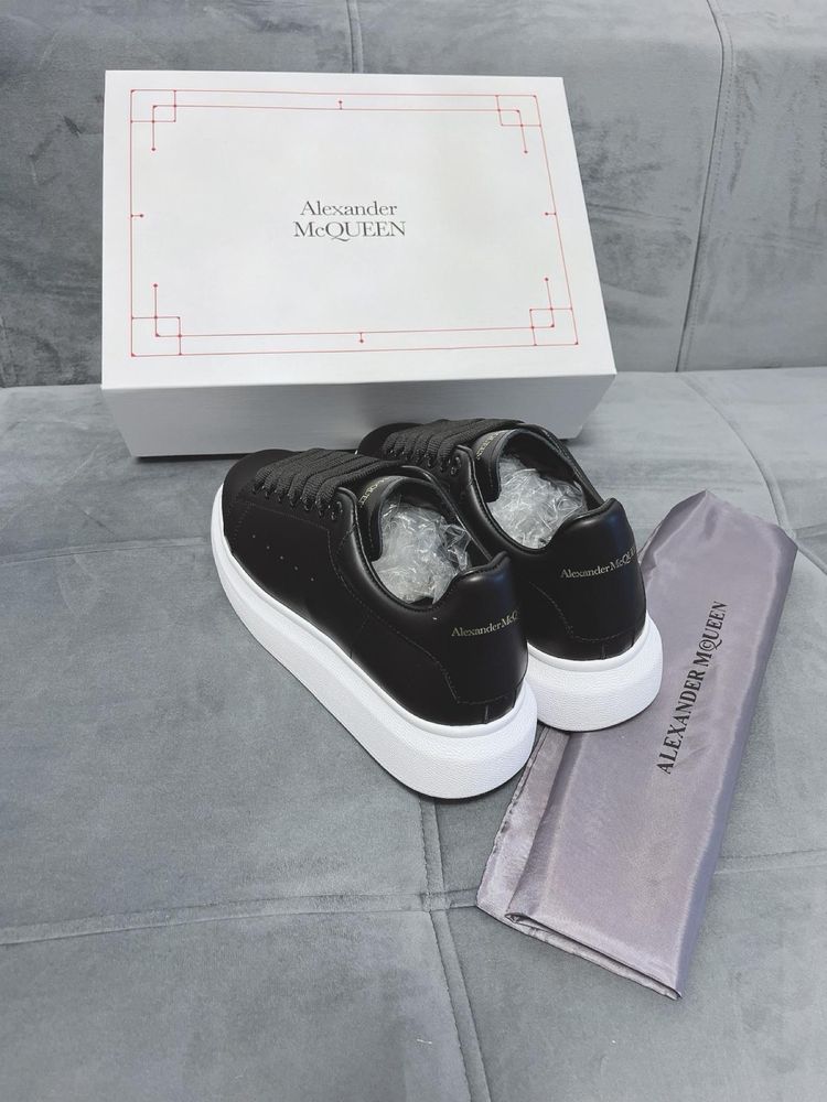 Adidasi Alexander Mcqueen “ Black”White”