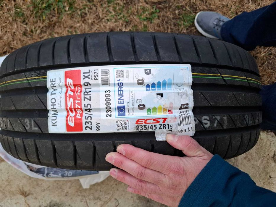 Vand cauciucuri vara Kumho noi , neutilizate .