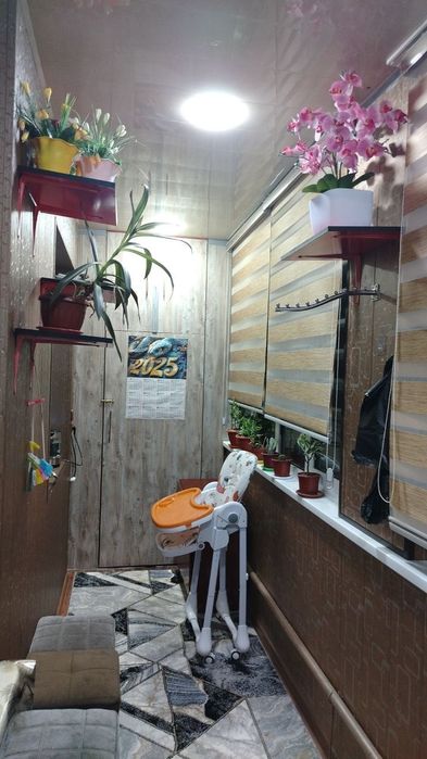 Продаётся трехкомнатная квартира третий этаж в районе Артыкова.