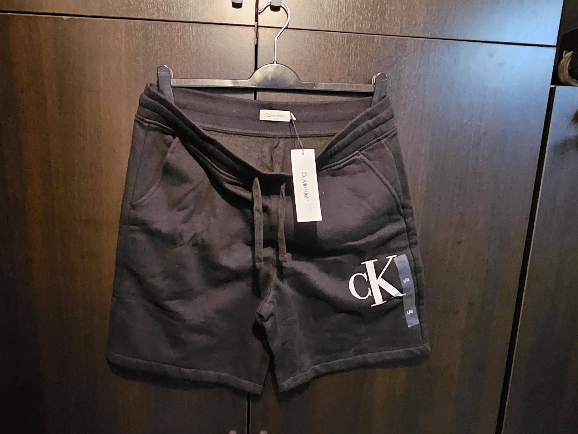 pantaloni scurti