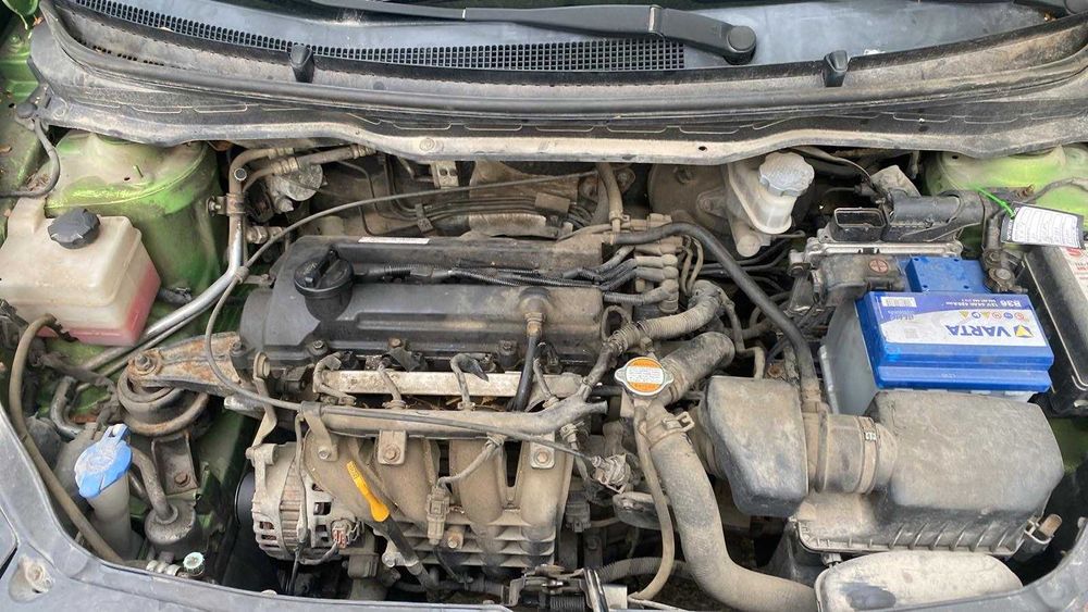 хюндай hyundai i20 2009 за части или ремонт