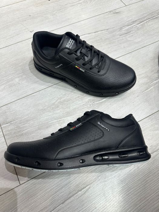 Кроссовки ессо сатилади