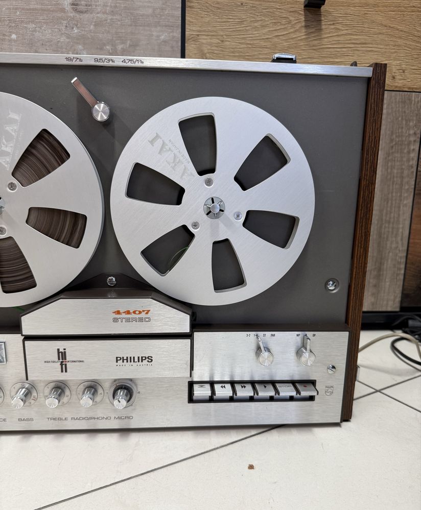 Ретро ролков магнетофон Philips N4407 с високоговорители - като нов