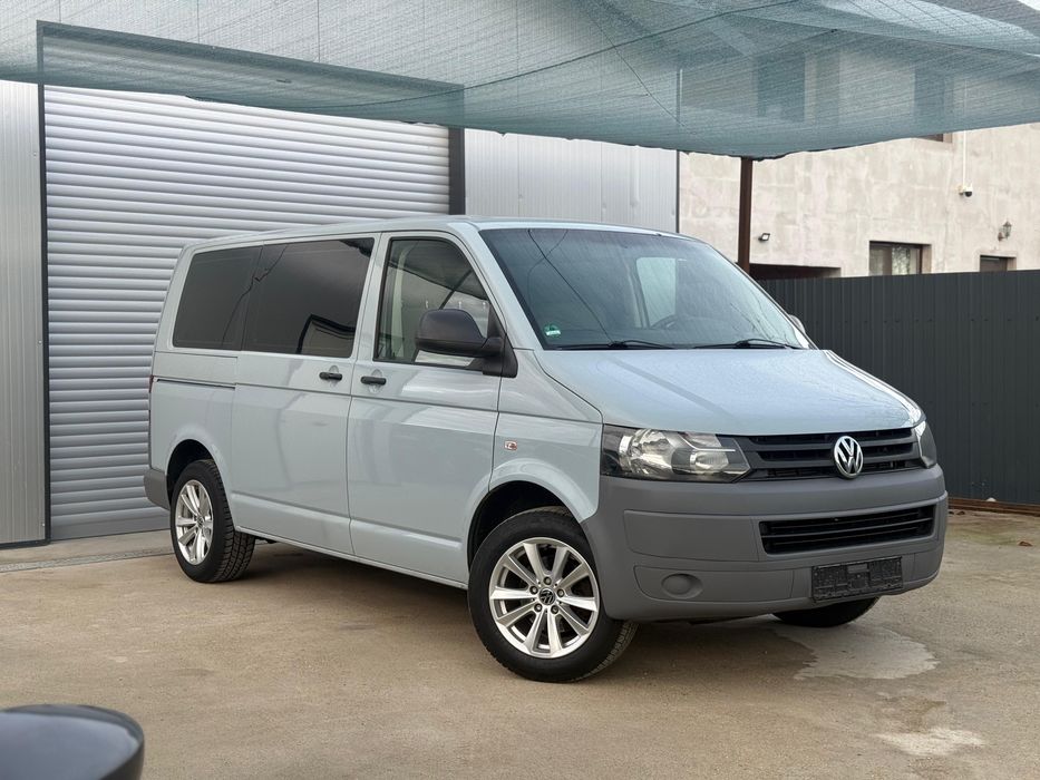 VW T5 2.0 TDI 2011 8+1 9 Locuri Clima Pasageri