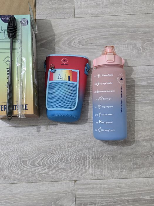 Sticlă de apă Inner Splash 2L cu pai gradat și husă – roz, roșu, albas