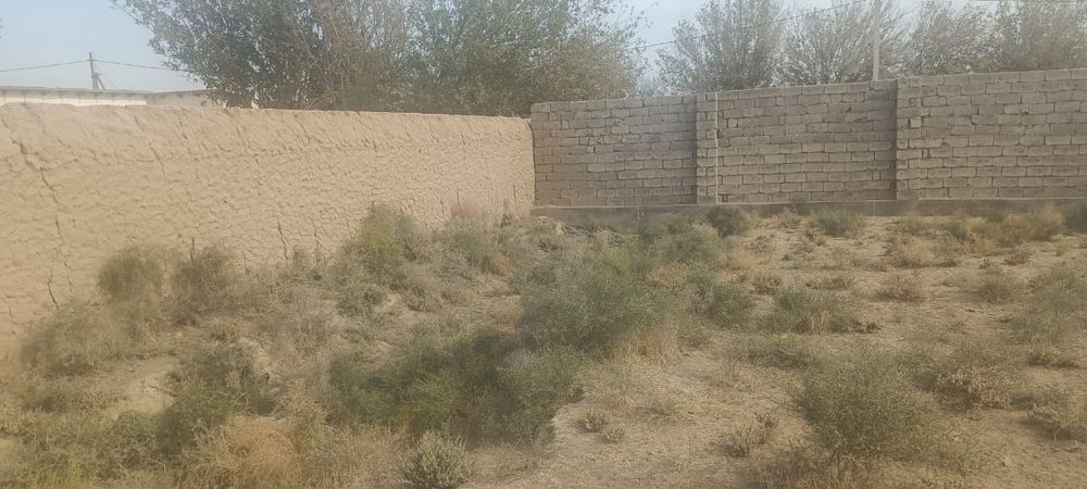 Участка срочна сотилади