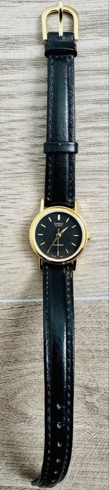 Дамски часовник CASIO