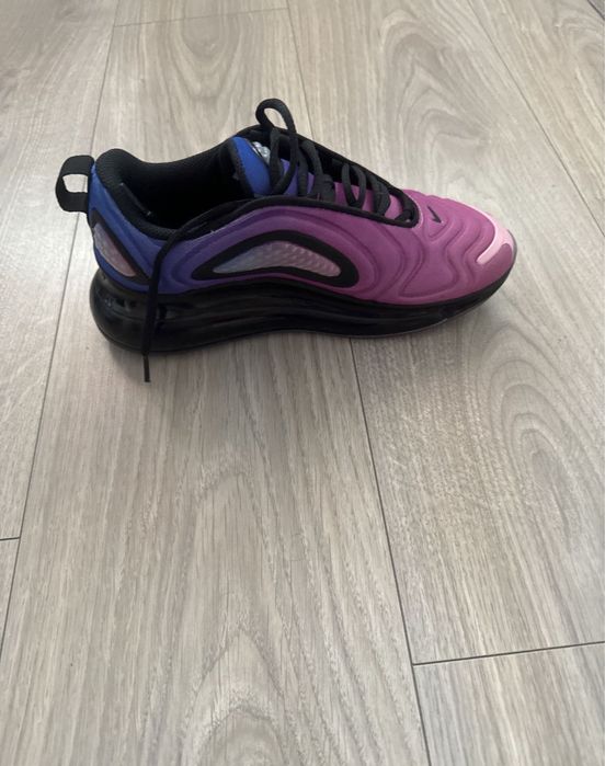 Pantofi sport  adidasi nike air max 720 marimea 37,5