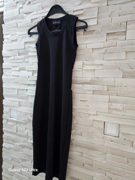 Черна дълга рокля на replica moda