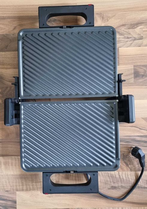 Gratar electric Bestron 2000 wati, nou, tipla, 199 lei