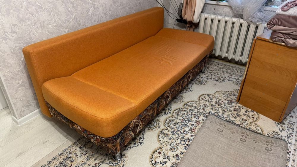 Продам диван в отличном состояний