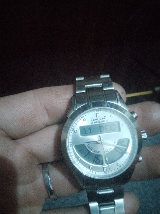 Al,haramen qol soati orginali