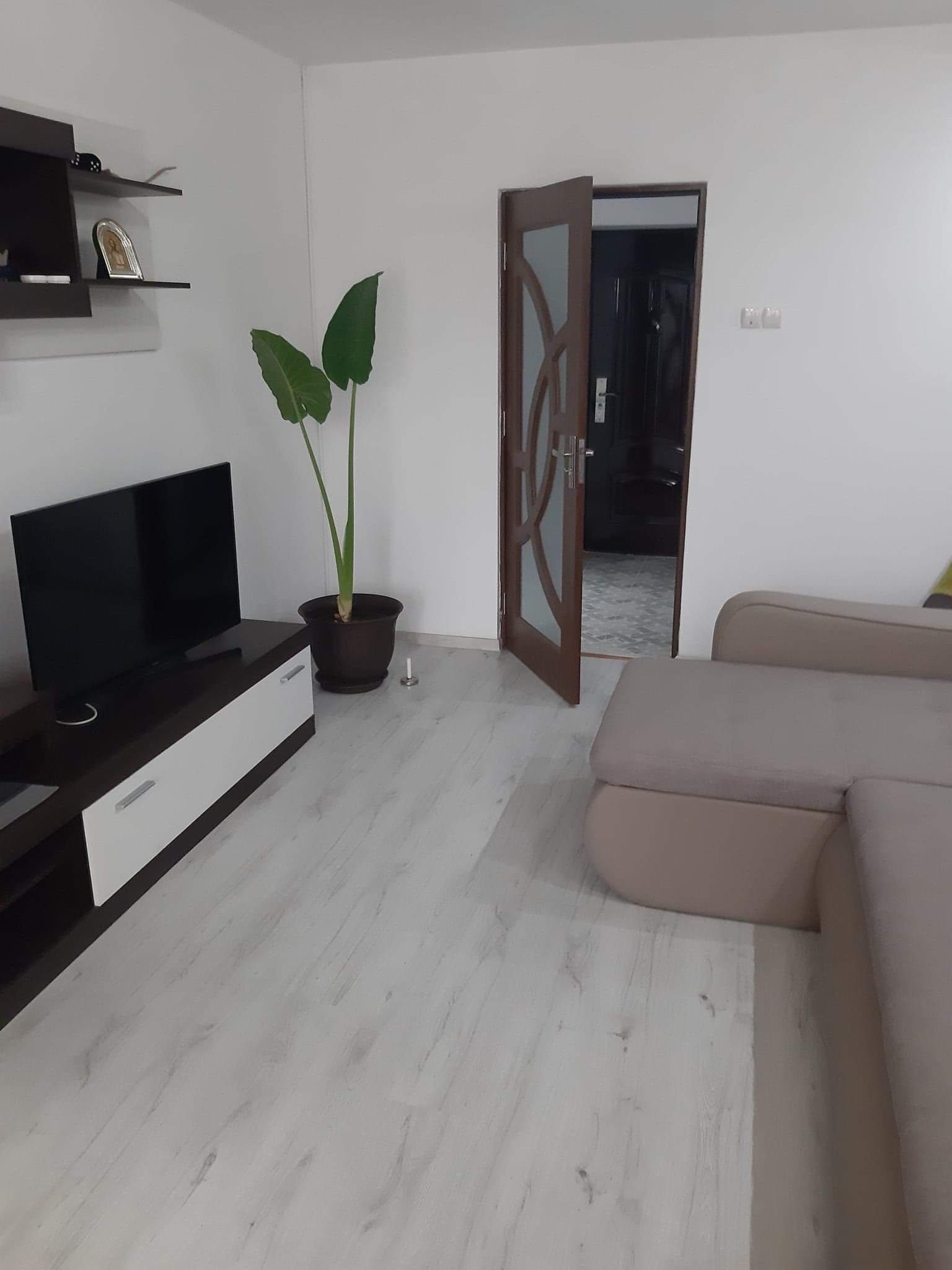 Apartament complet mobilat 54 m2 de închiriat