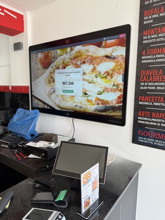 Kiosk self-order complet — 32″ cu scanner & software inclus