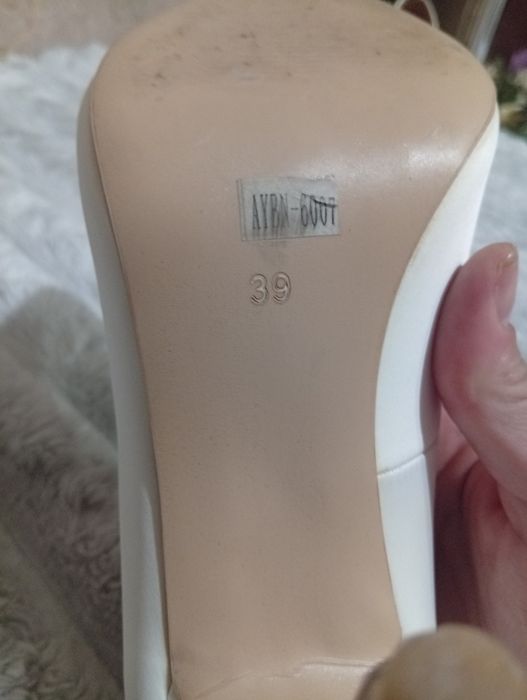 Продам туфли размер 39