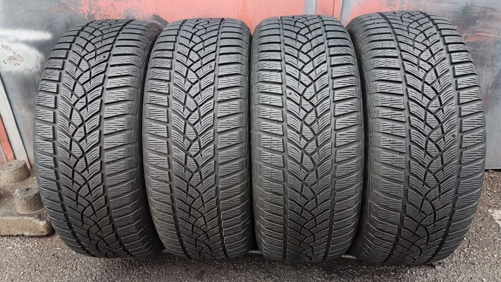 4бр. зимни гуми 225/55/17 GoodYear Ultra Grip Performance 
7.6mm
dot23