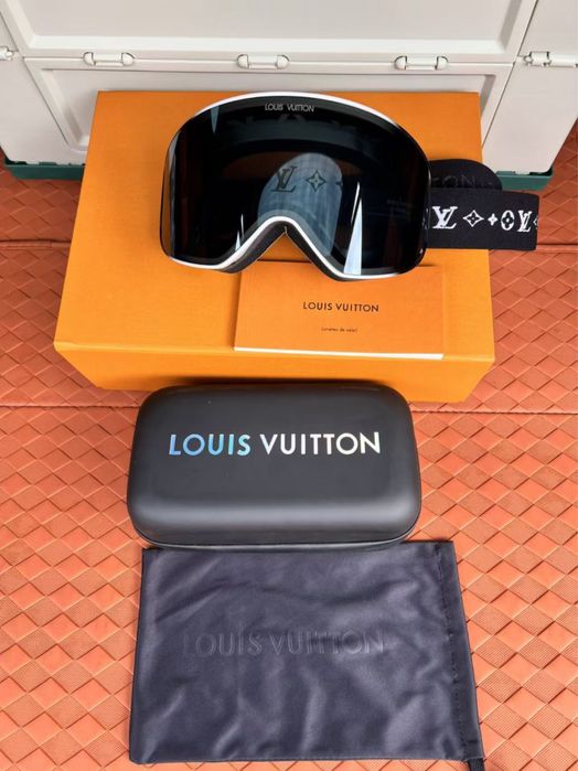 Ochelari de schi Louis Vuitton – negru clasic, stil și performanță