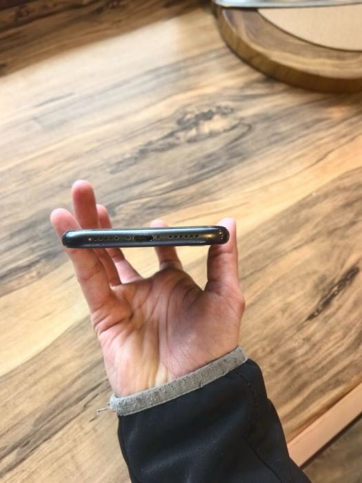Мобилен апарат iphone 11