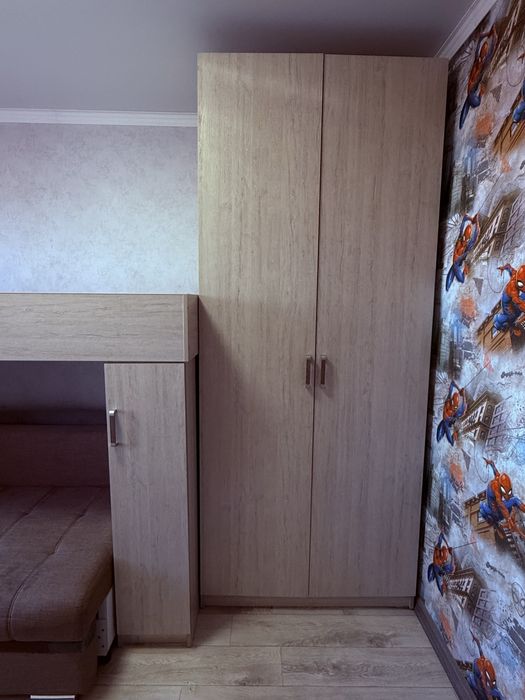 Срочно продам диван встроенный в двухъярусный кровать