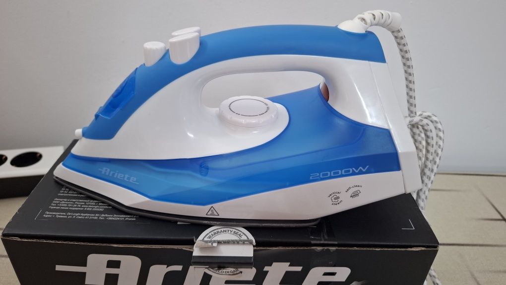 Ютия Ariete Steam Iron 6234, 2000W, 0.25 л, 140 гр/мин, Синя/Бяла