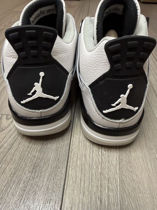 Vand Jordan 4 Military Black