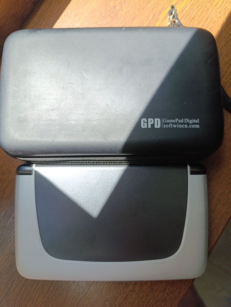 Продам GPD GamePad Digital Win 2
